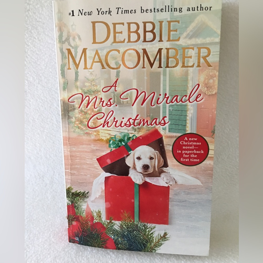 A Mrs. Miracle Christmas paper back book